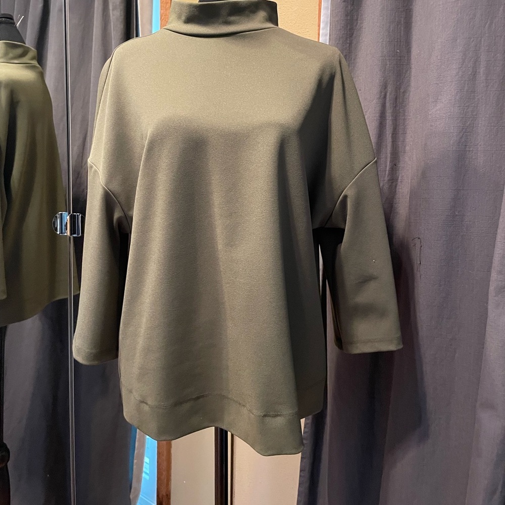 Halston top in army green